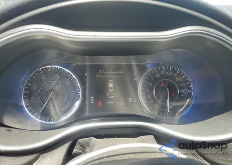 2015 Chrysler 200 Lx z USA, uszkodzony, nr VIN 1C3CCCFB4FN727740